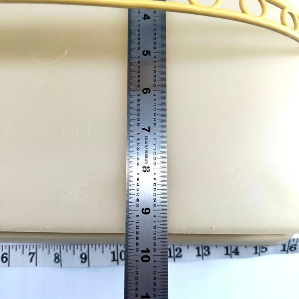 Vintage Tupperware Cake Taker 622-5 Harvest Gold Carrier w Handle USA